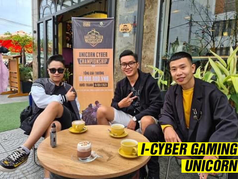 Khách hàng cafe tại Unicorn Cyber Đà Nẵng